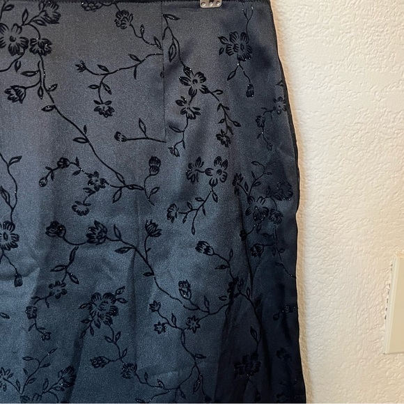 Vintage 90s Y2K black glitter floral mini skirt - Picture 2 of 4